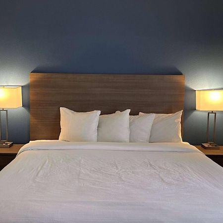 Baymont By Wyndham Indianapolis Northwest Hotel Екстериор снимка